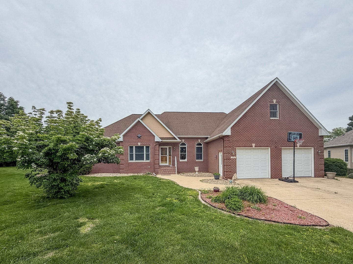 1511 River Bluff Court — photo