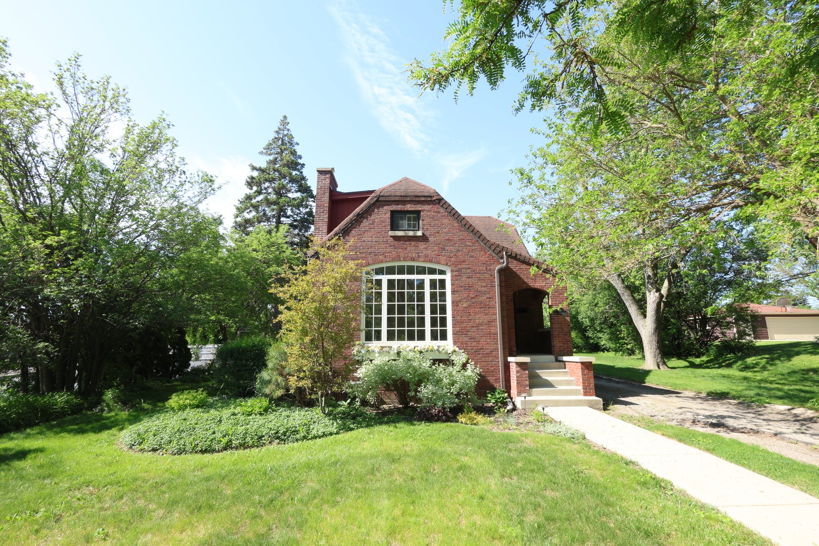 19 W Hattendorf Avenue — photo