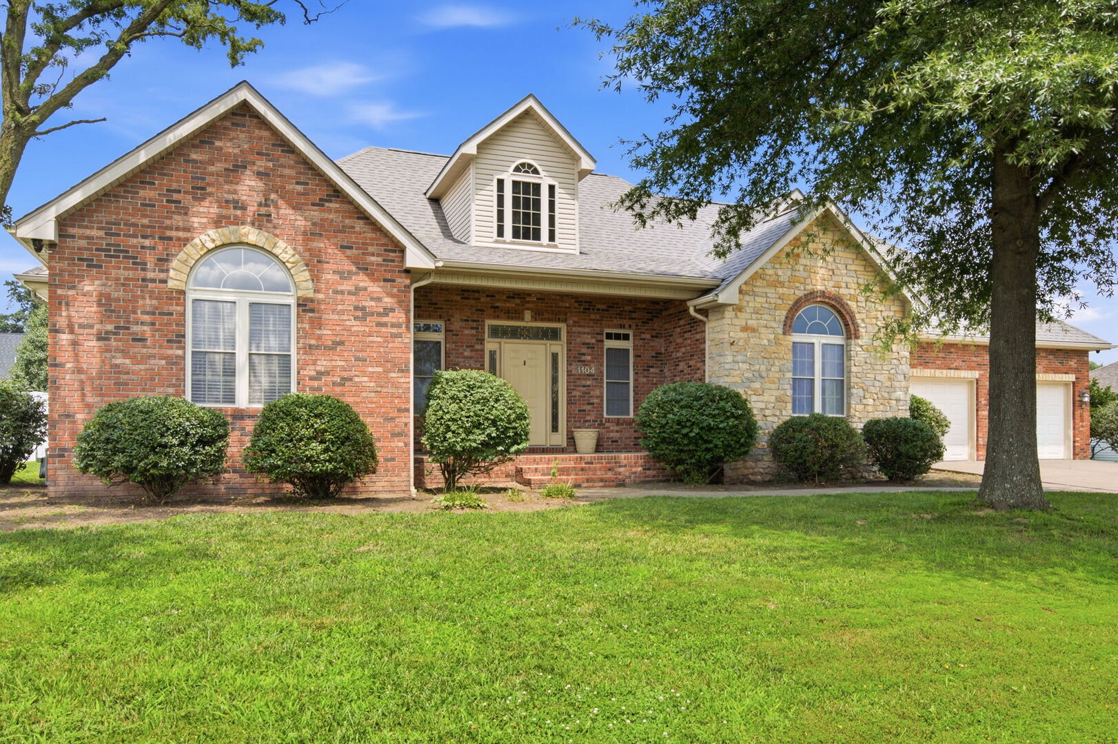1104 Daybreak Drive — photo