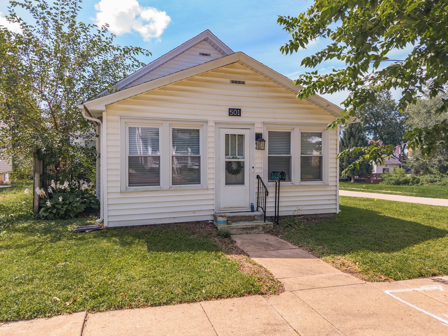 501 E Jackson Street — photo