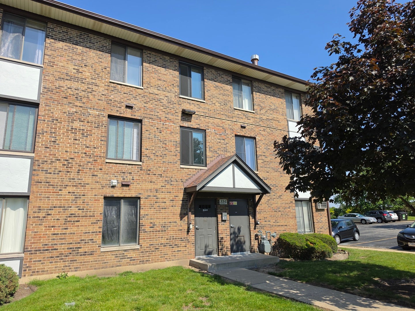 225 Gregory Street 10 — photo