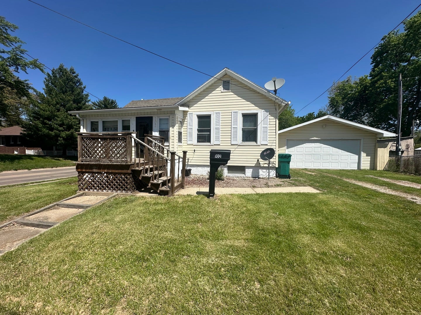 102 E Grove Street — photo