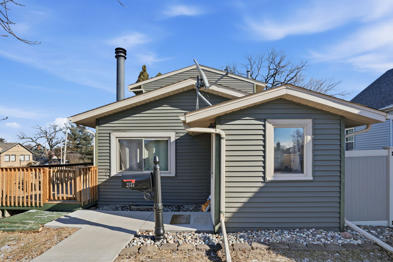 2137 Vine Street — photo