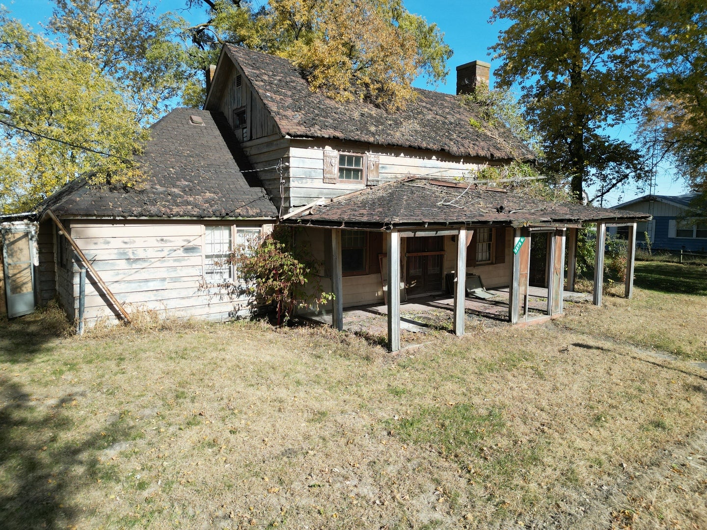 Home in Watseka, IL 60970 — photo 2