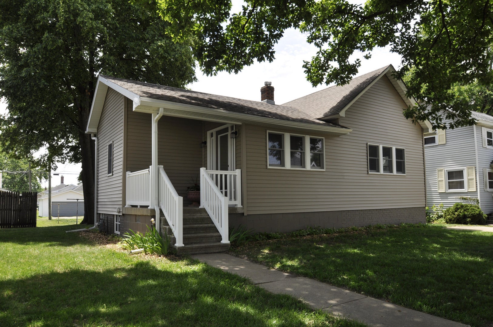 307 W Larue Street — photo