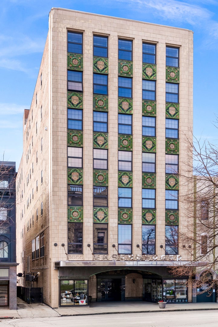 212 N Center Street 401 — photo
