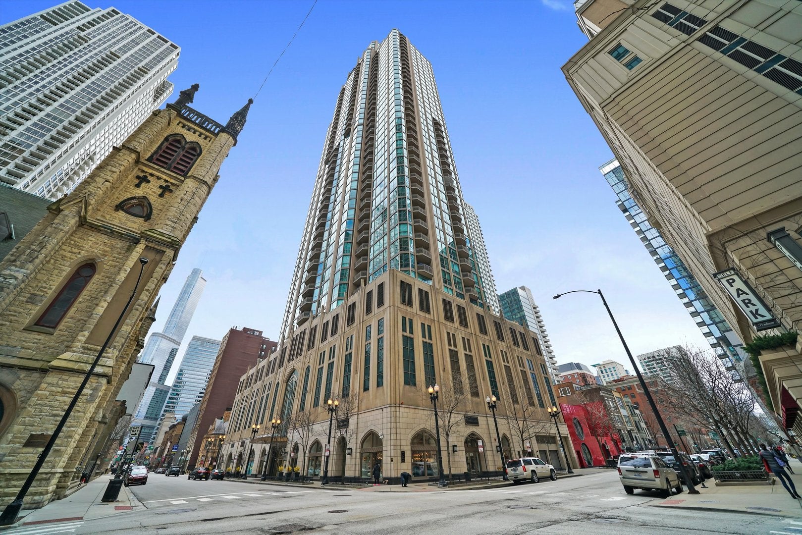 21 E Huron Street 706 — photo