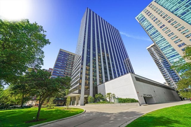 3150 N Lake Shore Drive 4Ab — photo