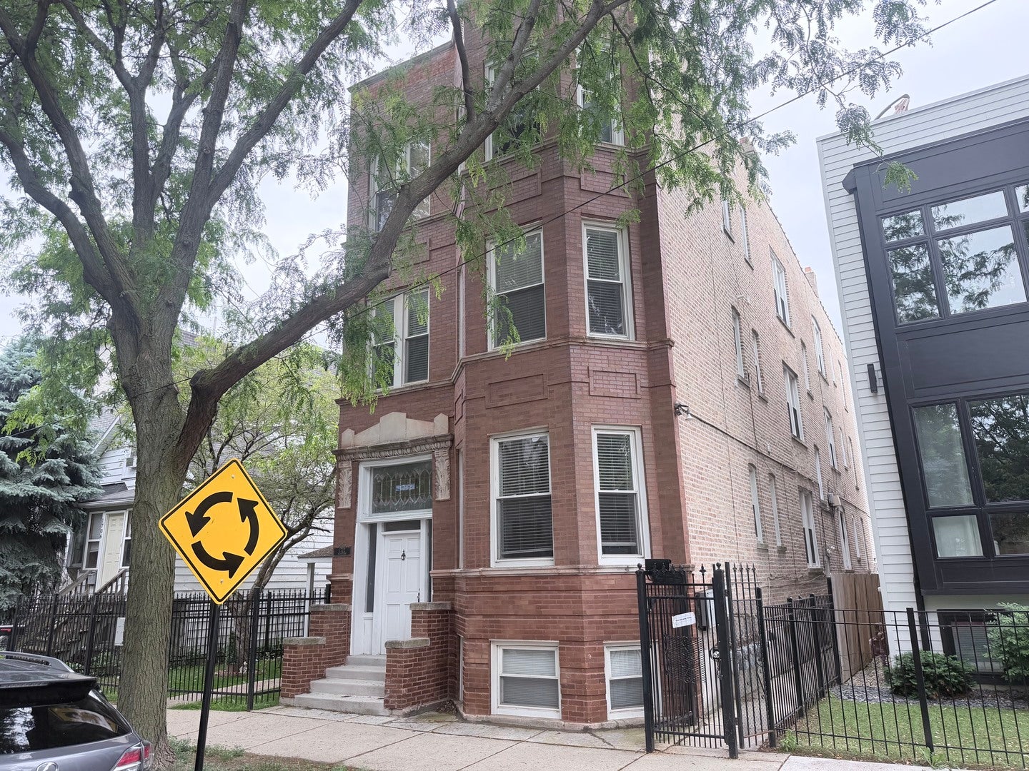 1712 N Washtenaw Avenue G — photo