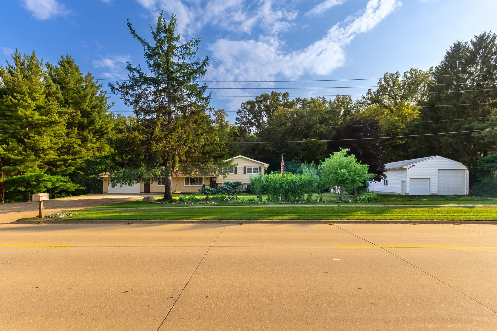 6655 Crow Creek Road — photo