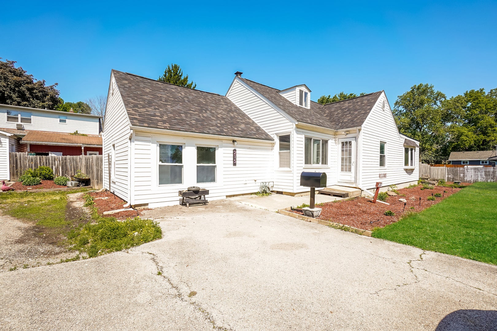 215 S Prairie Road SE — photo