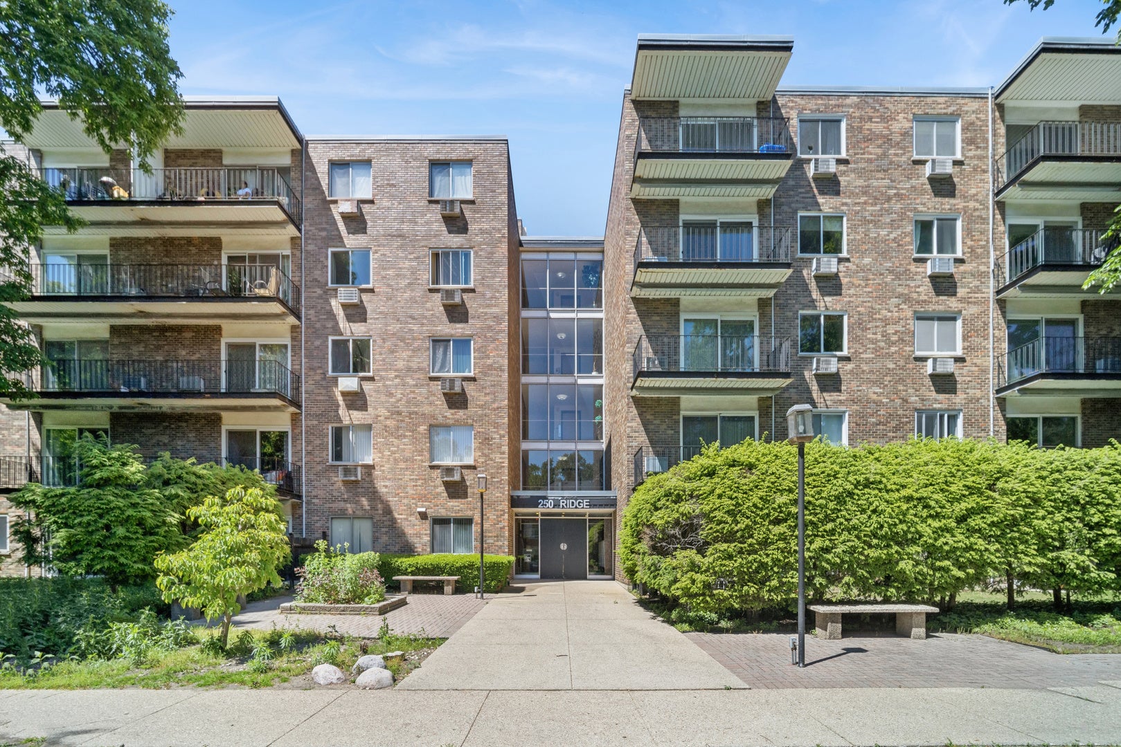 250 Ridge Avenue 1C — photo
