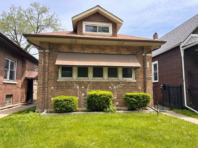 7949 S Manistee Avenue — photo