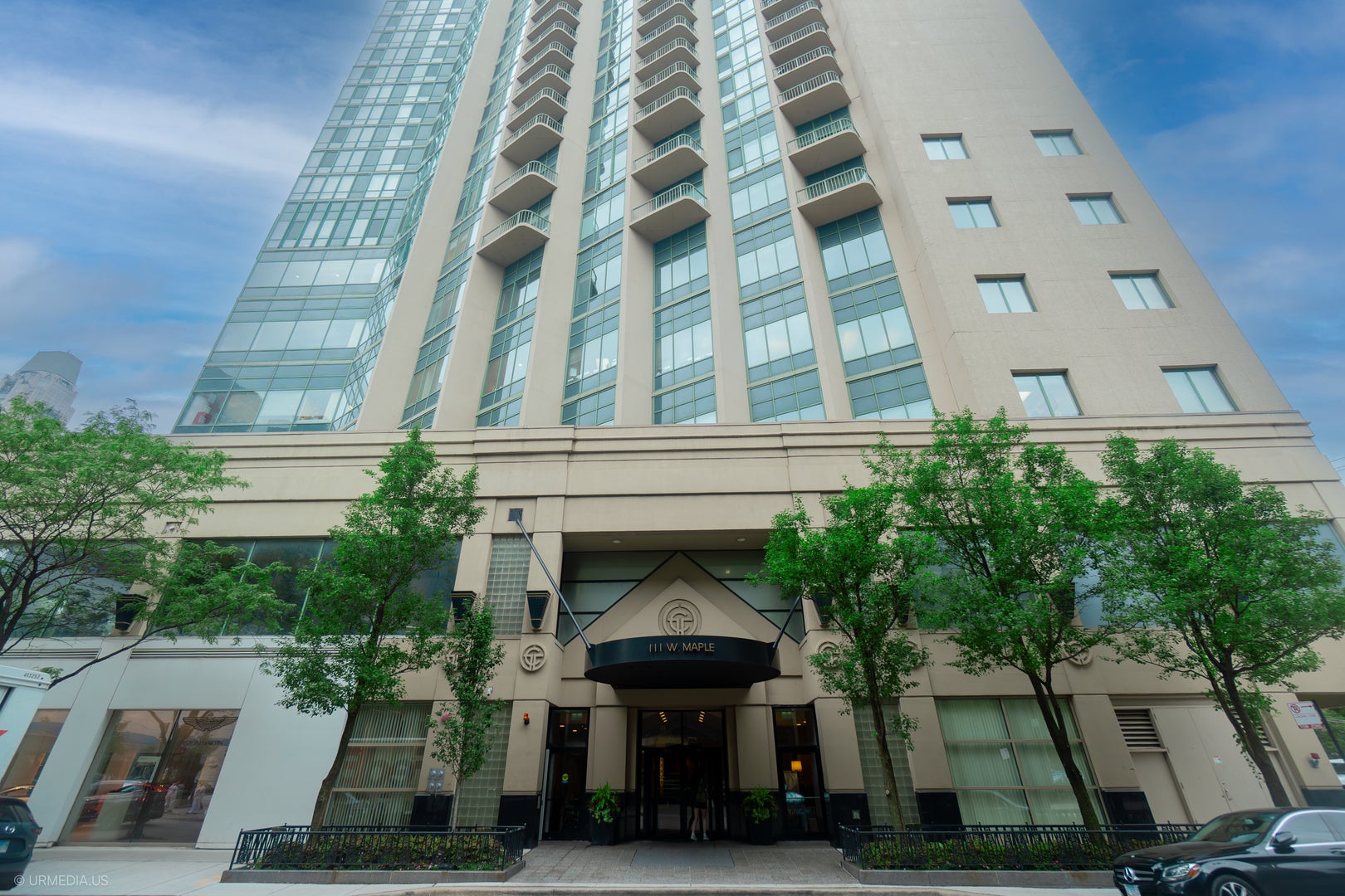 111 W Maple Street 3402-3404 — photo