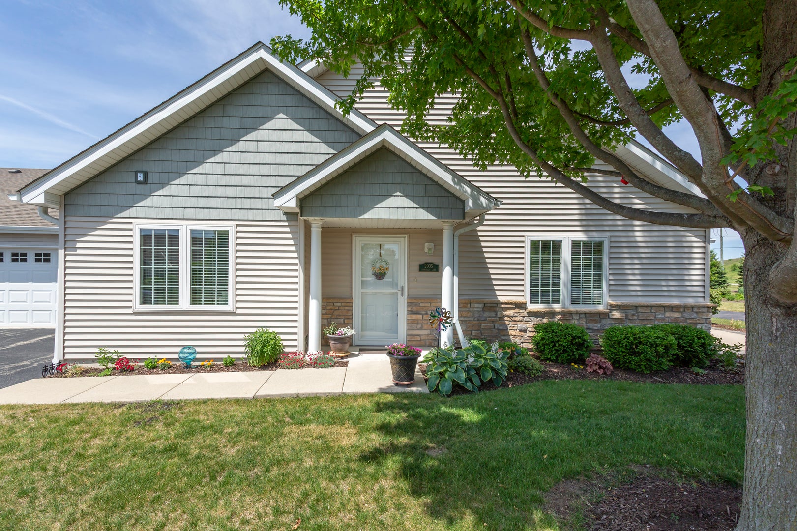 2035 Somerset Lane 2035 — photo