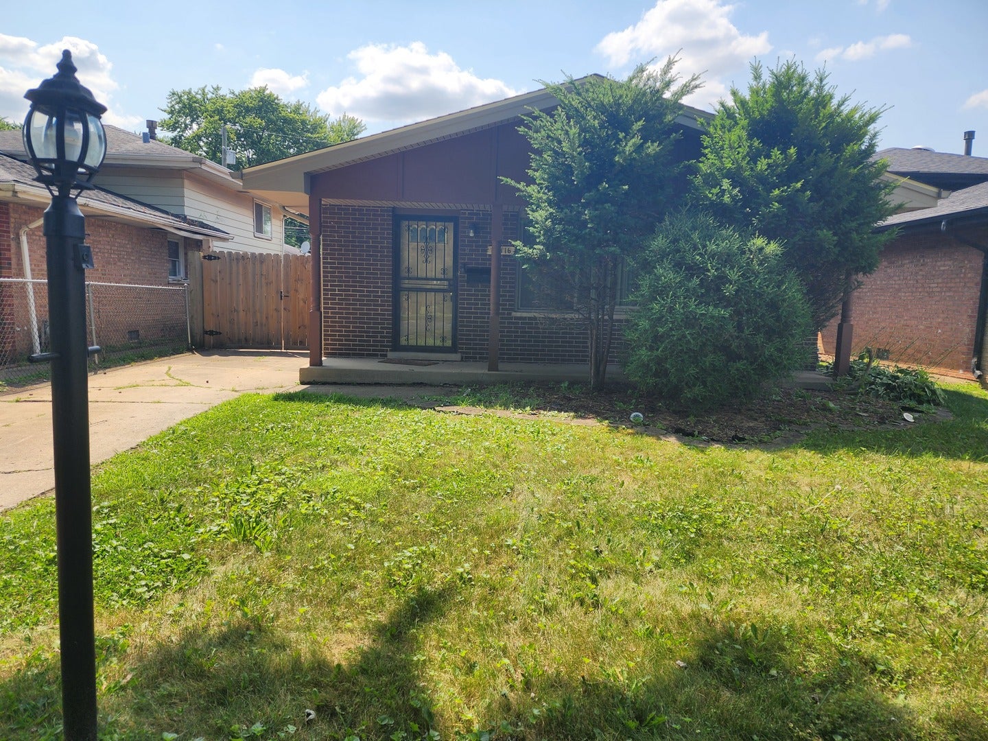 14116 S Hoxie Avenue — photo
