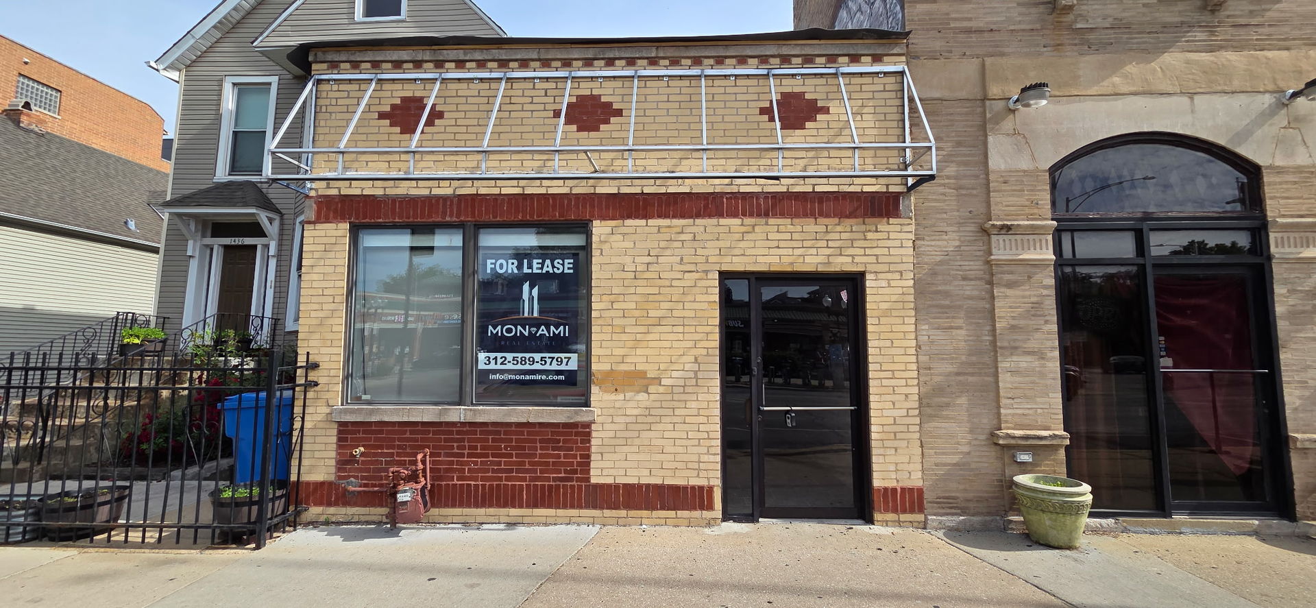 1434 W Montrose Avenue — photo