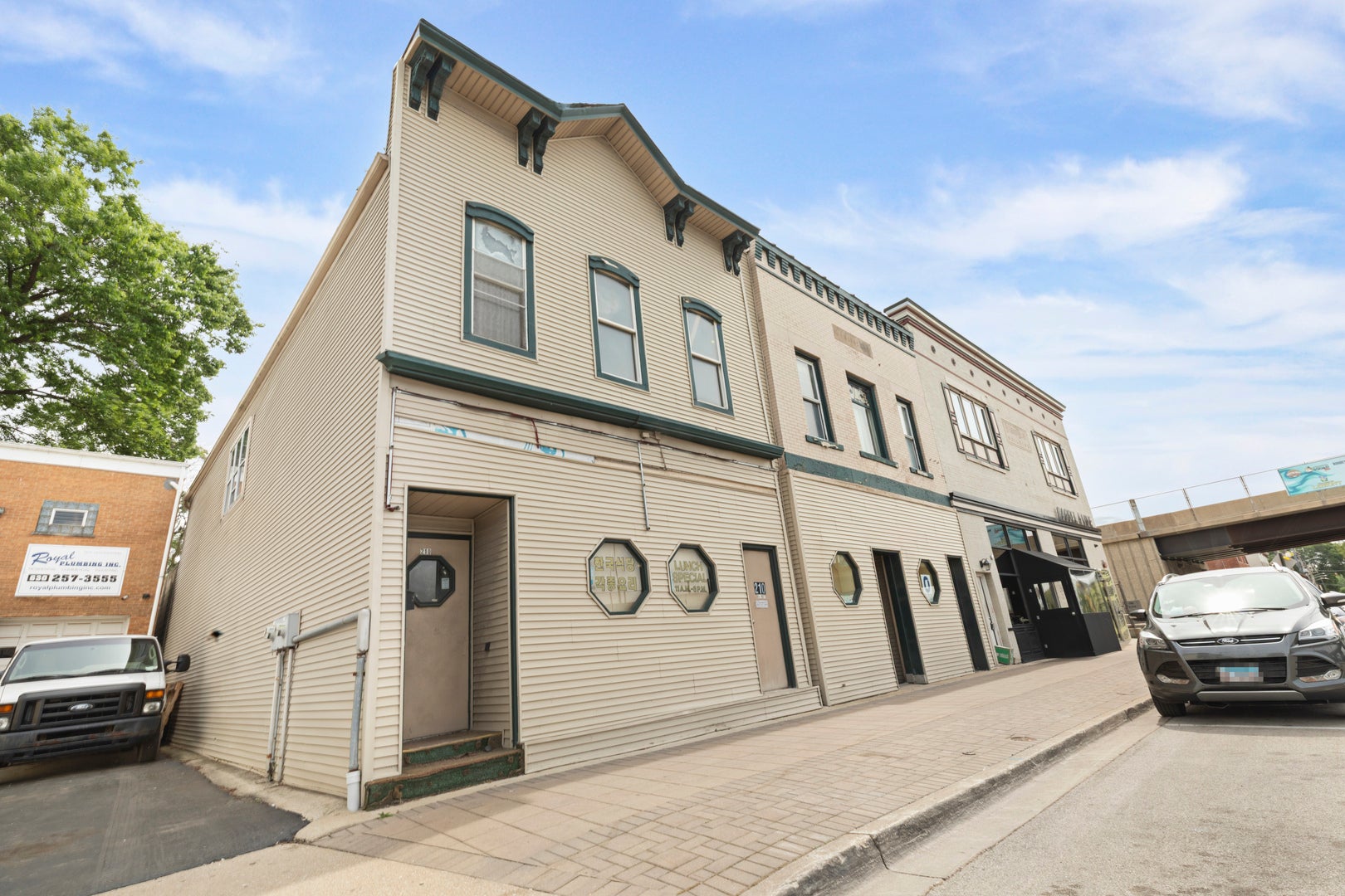 210 Main Street — photo