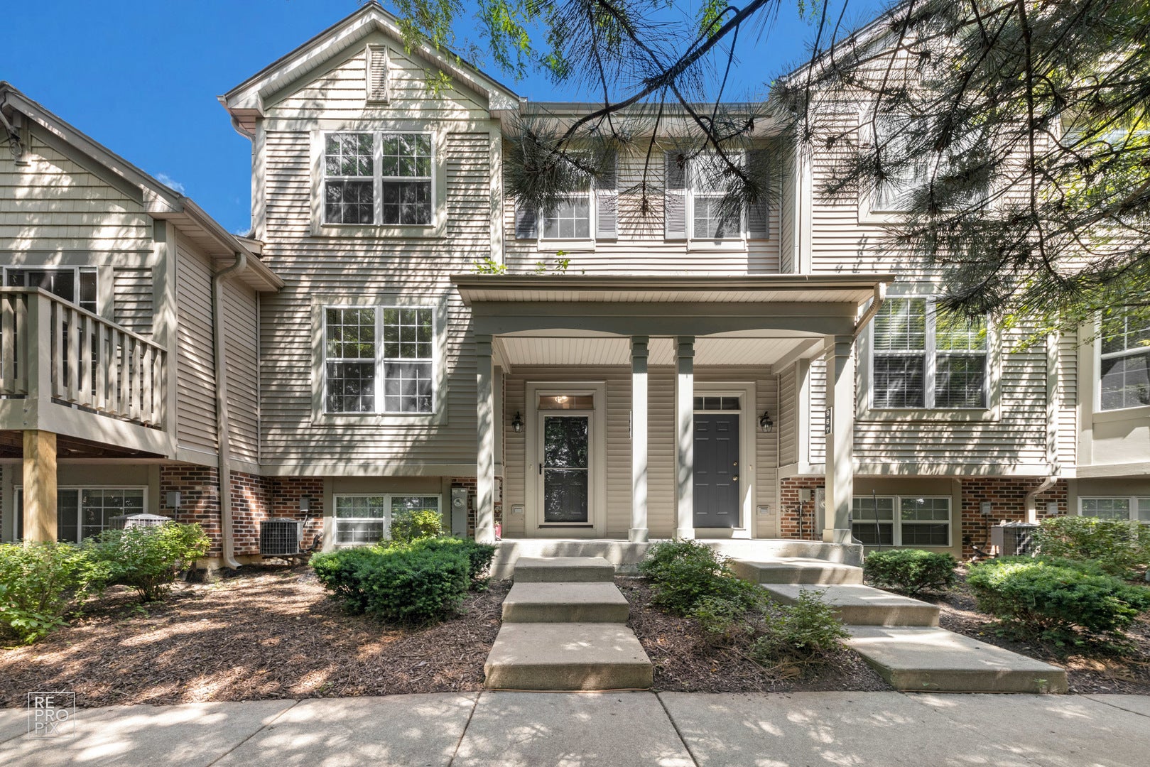 959 Ellsworth Drive — photo