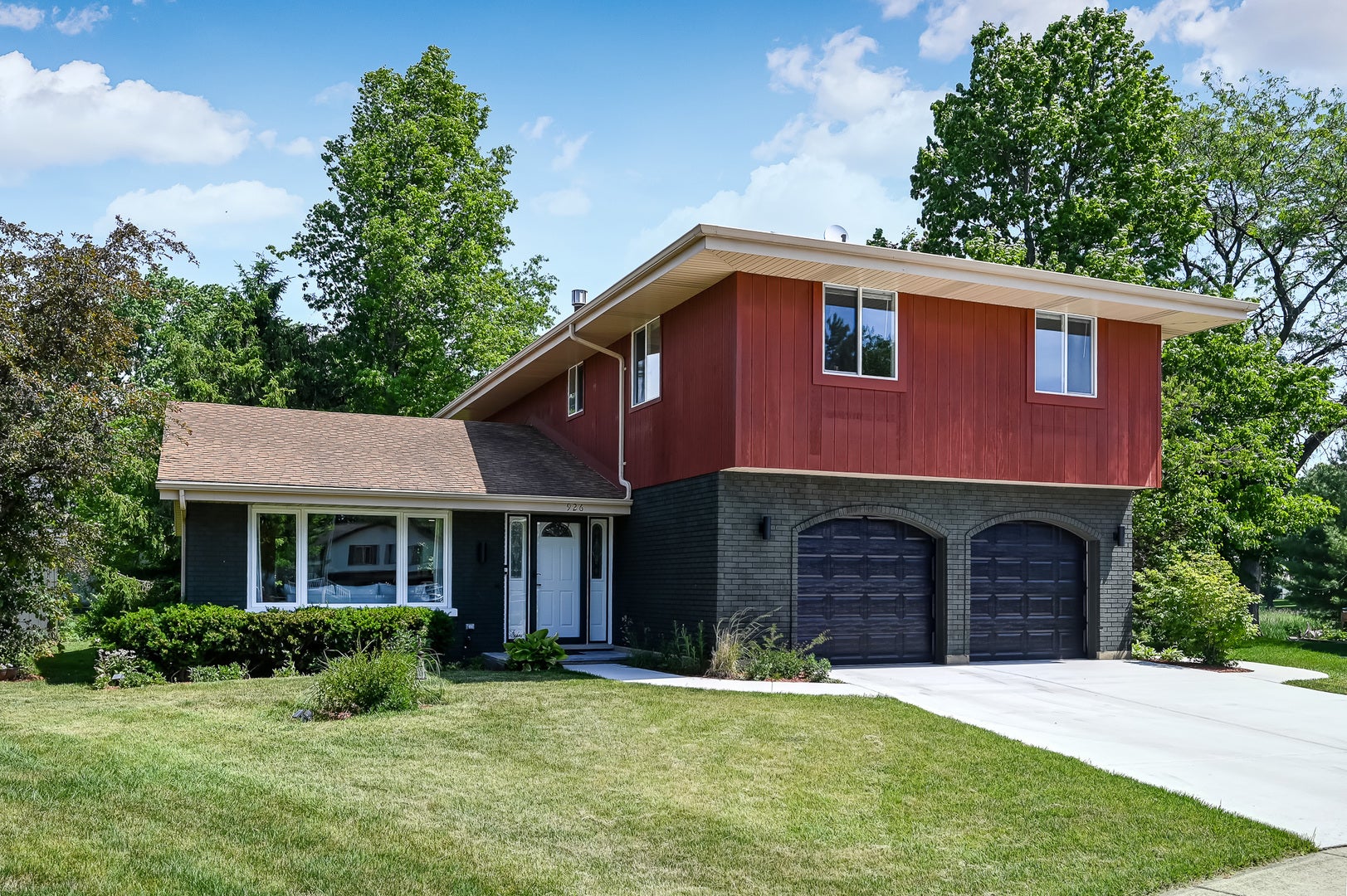 926 Holliston Court — photo
