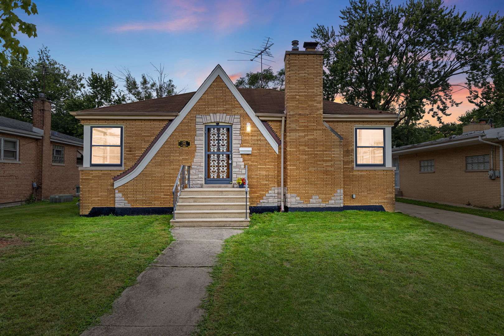 360 Streamside Drive — photo