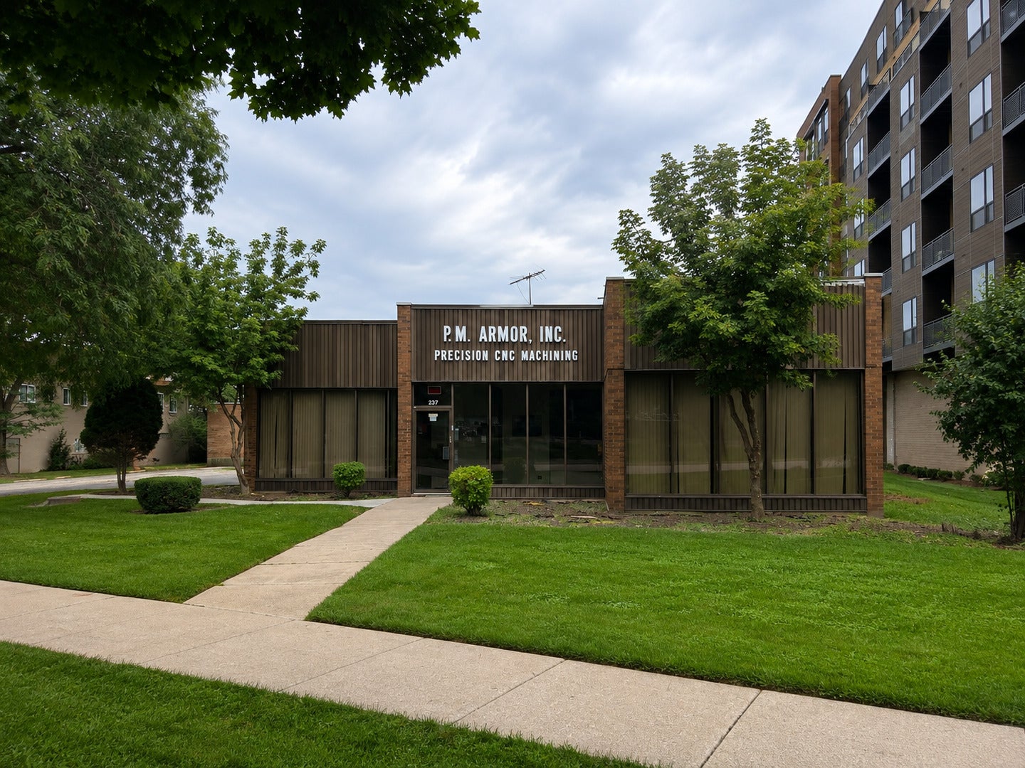 237 E Prospect Avenue, Mount Prospect, IL 60056 — photo 2