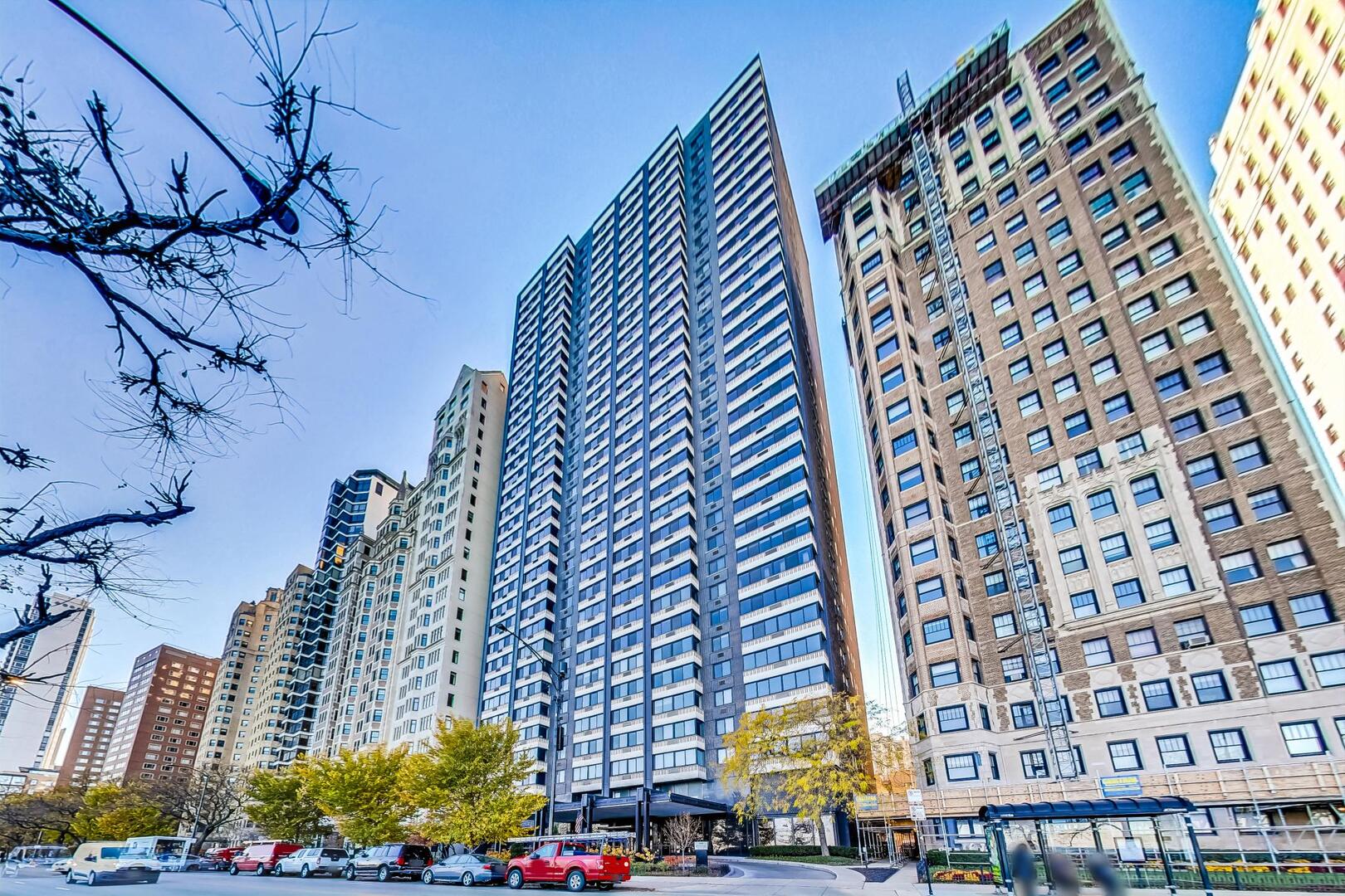 1440 N Lake Shore Drive 16E — photo