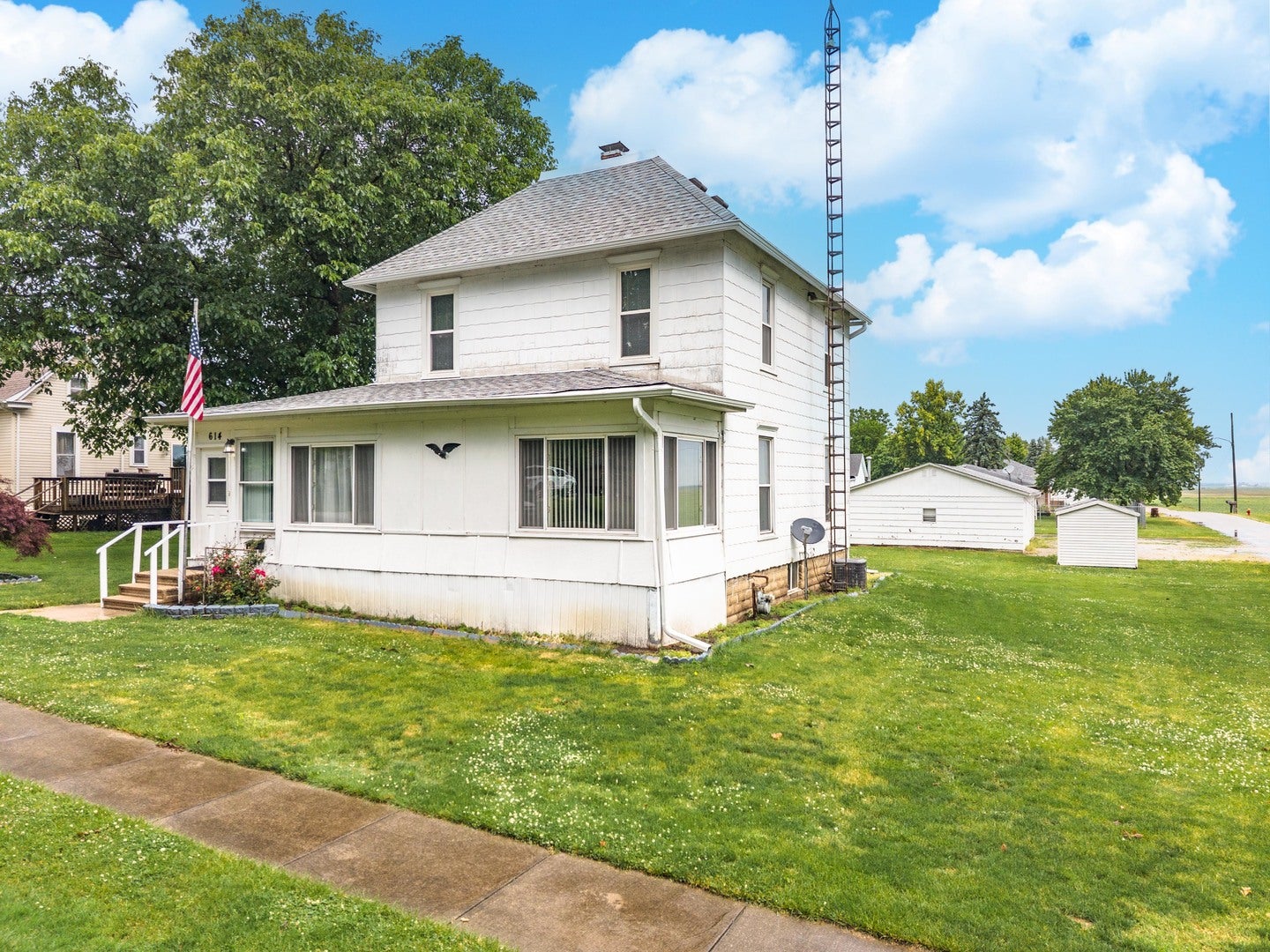 614 E Ash Street — photo