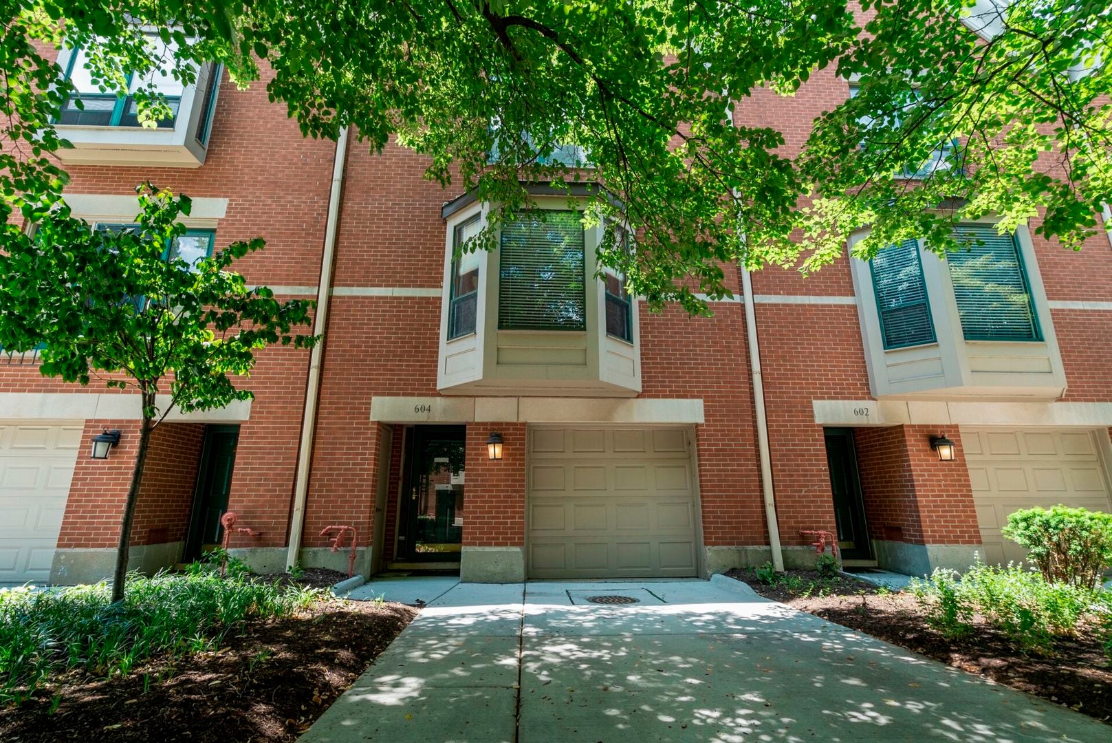 604 S Laflin Street — photo