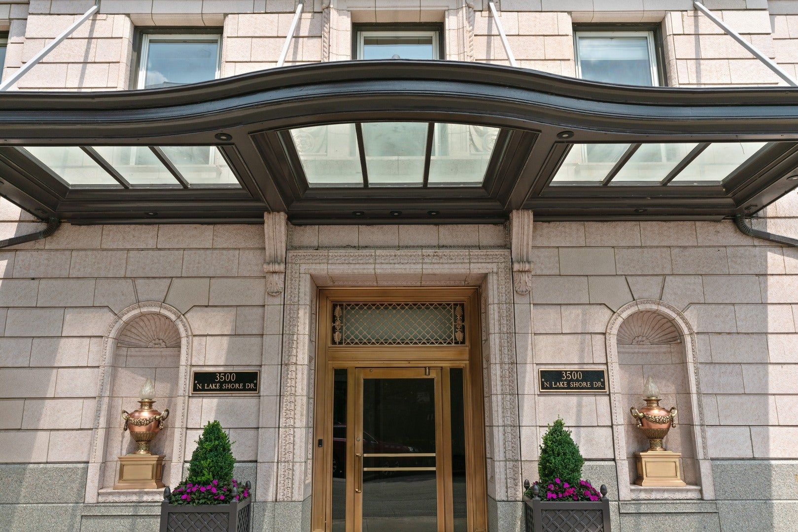 3500 N Lake Shore Drive 3C — photo