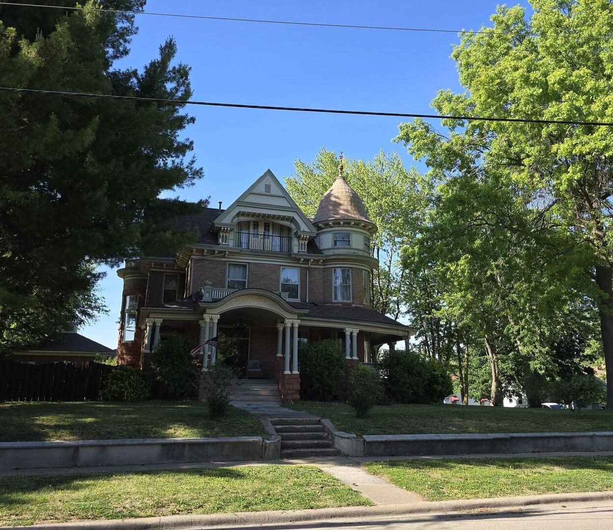 320 E 2nd Avenue — photo