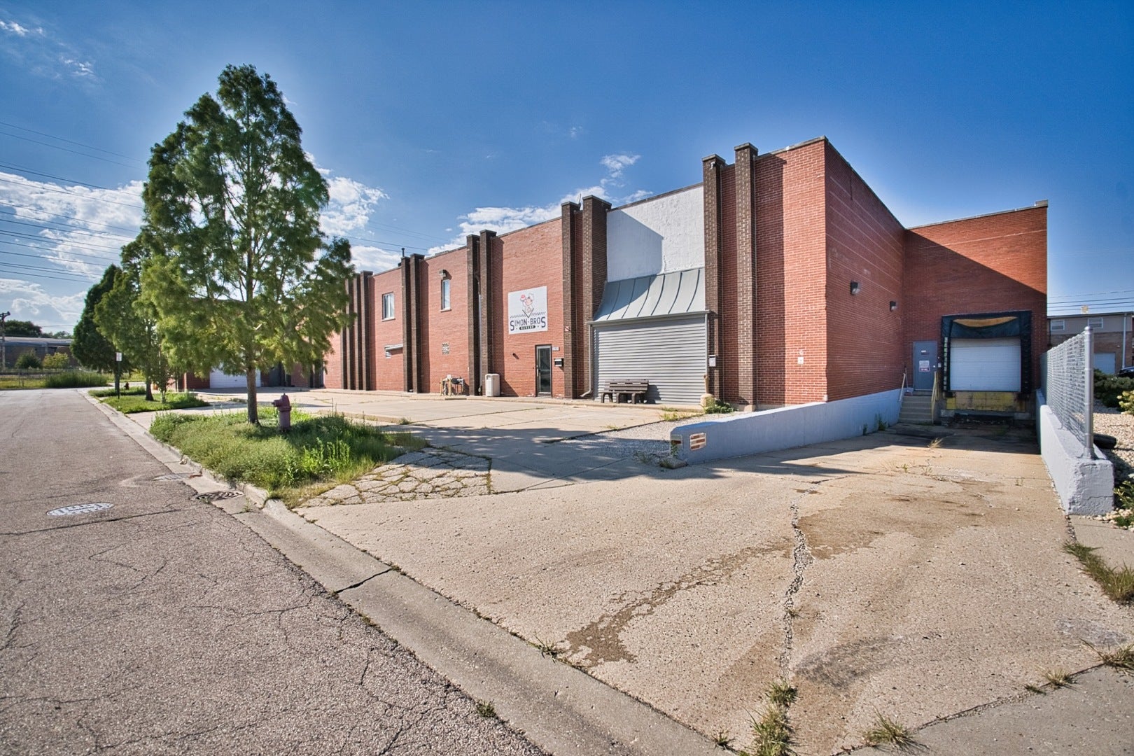 4820 W Washington Street — photo
