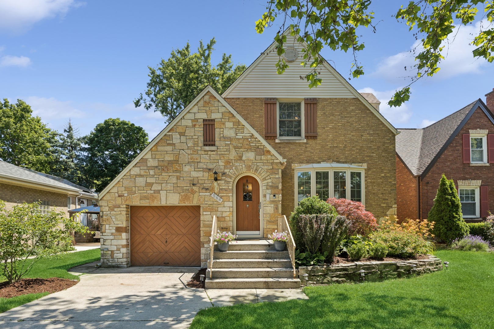 564 Selborne Road, Riverside, IL 60546