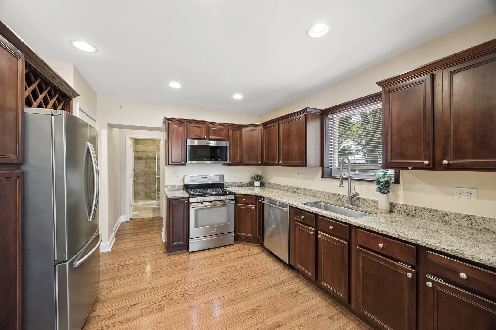564 Selborne Road, Riverside, IL 60546 — photo 3