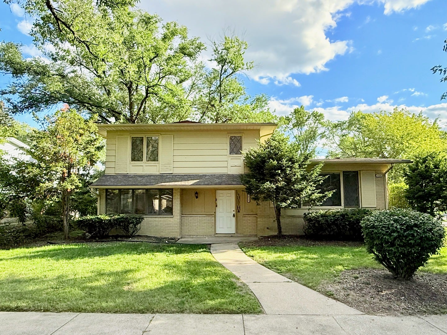 1122 W Iowa Street — photo