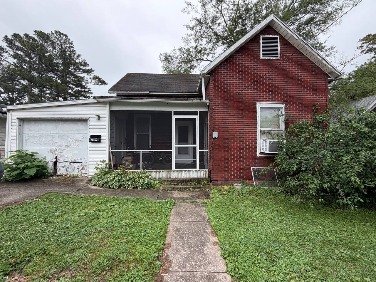 709 Charleston Street — photo