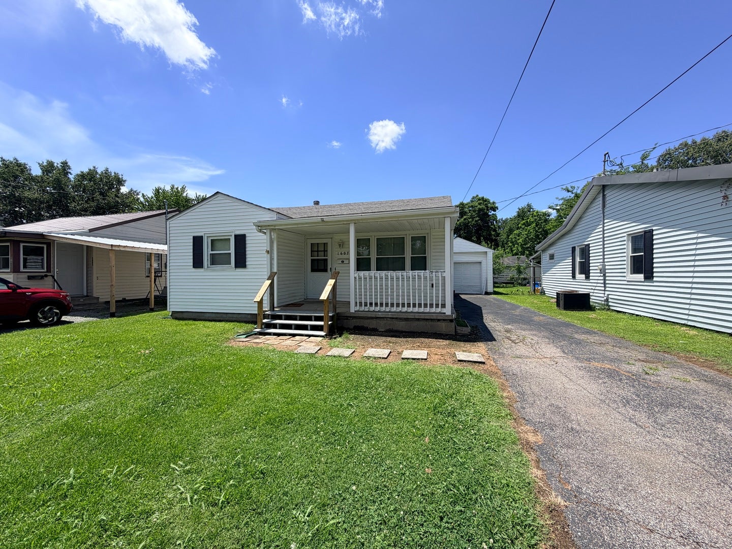1607 Ferry Street — photo