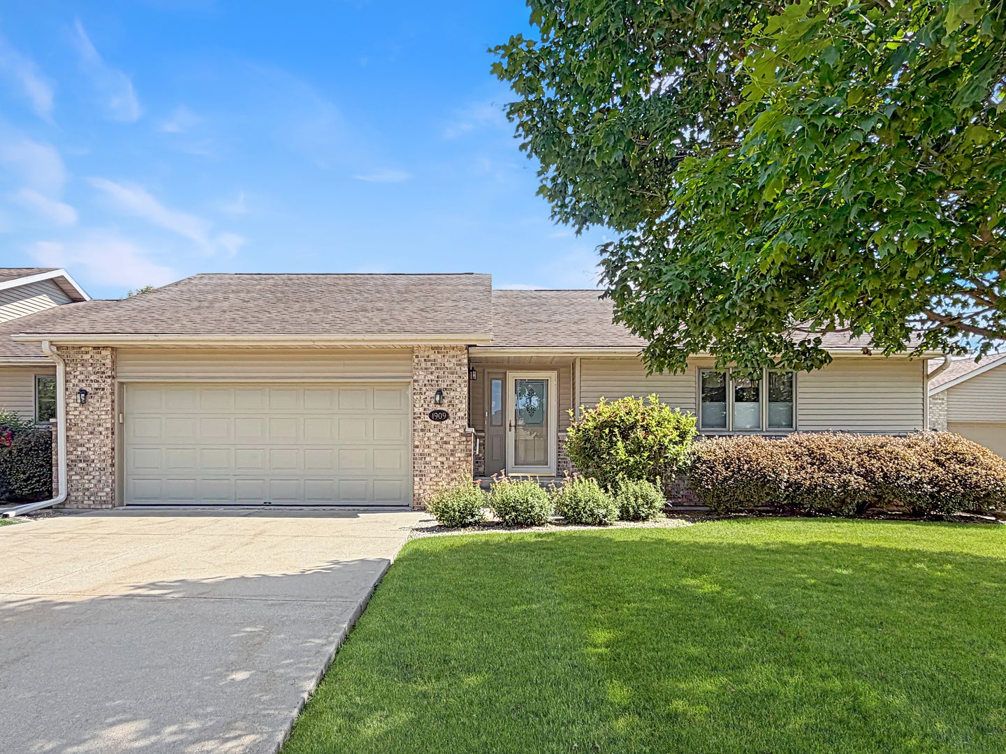 1909 Comanche Court 11 — photo