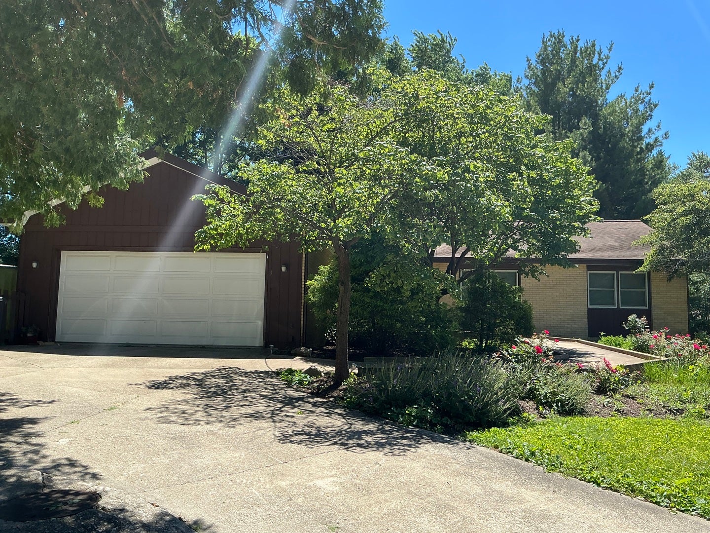 2209 Grange Circle — photo