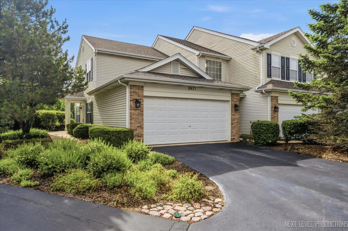 2471 Stoughton Circle 2471 — photo