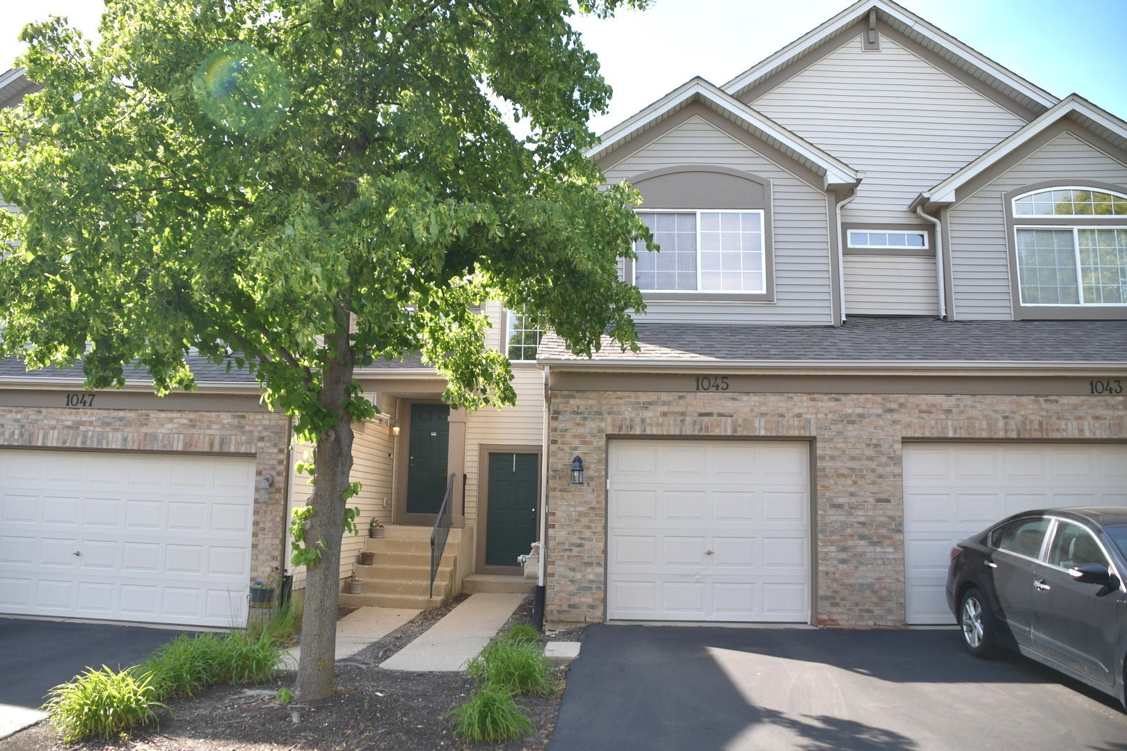 1045 Woodview Court — photo