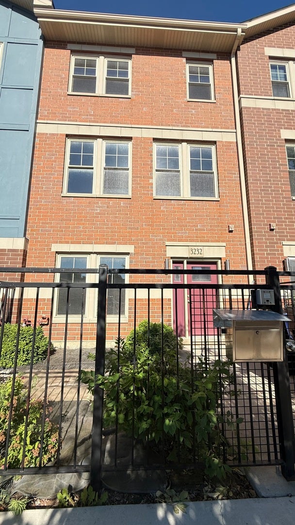 3232 S Shields Avenue — photo
