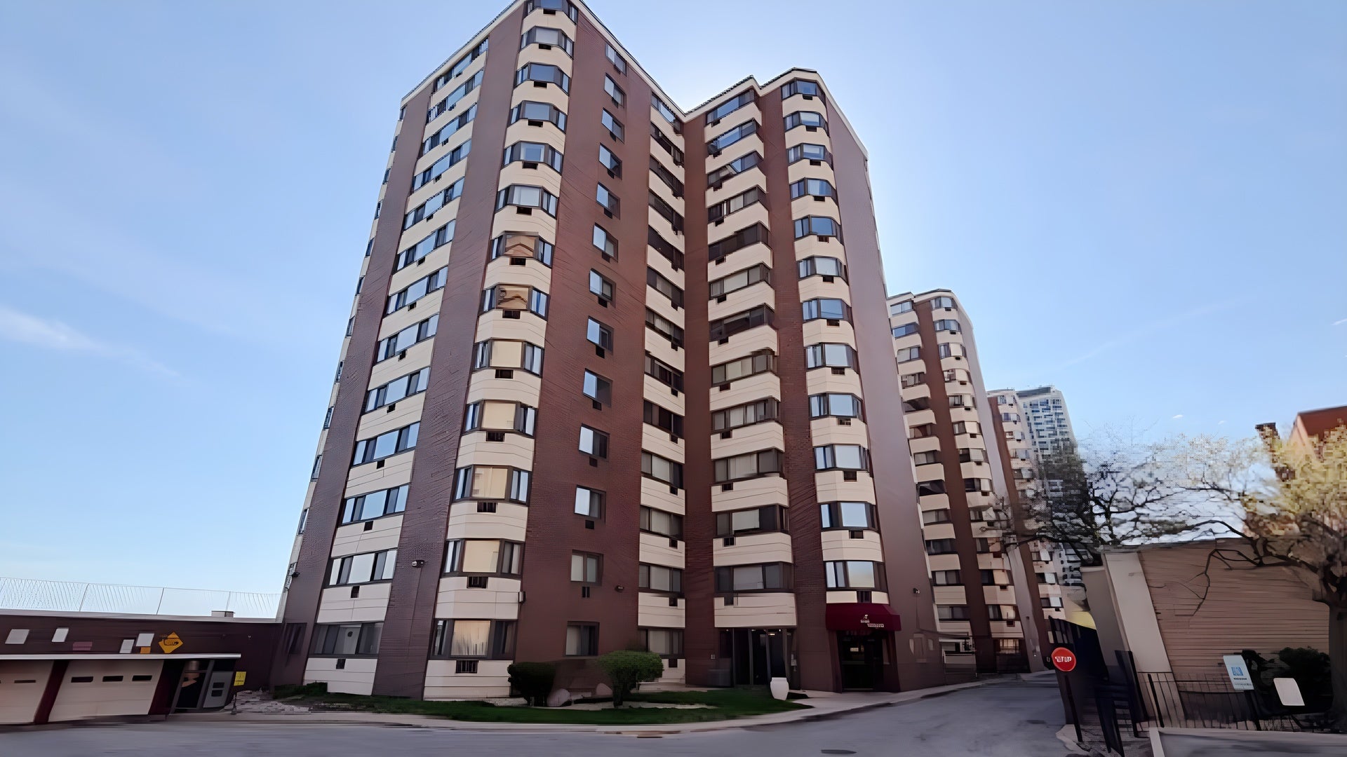 7337 S South Shore Drive 612 — photo