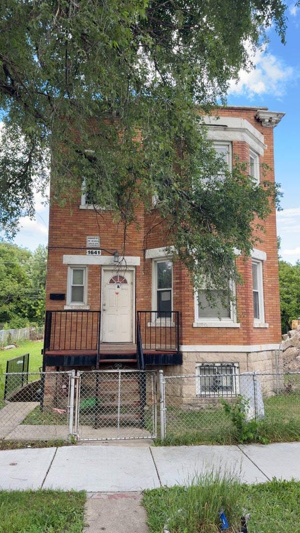 1641 S Ridgeway Avenue — photo