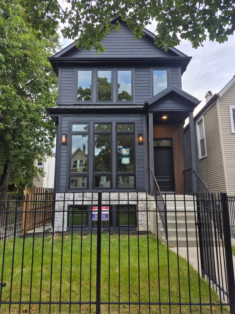 3508 W Belden Avenue — photo