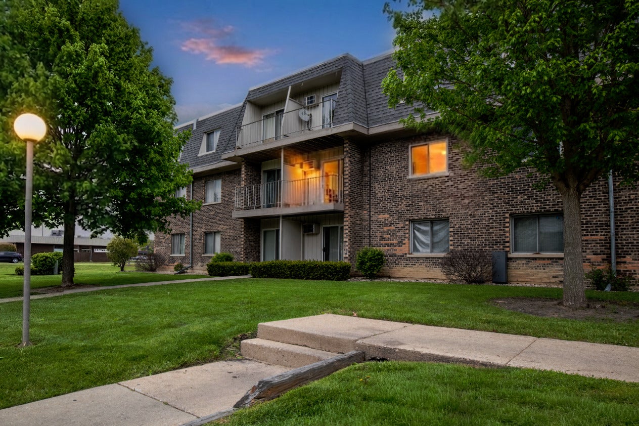 876 Blossom Lane 203 — photo