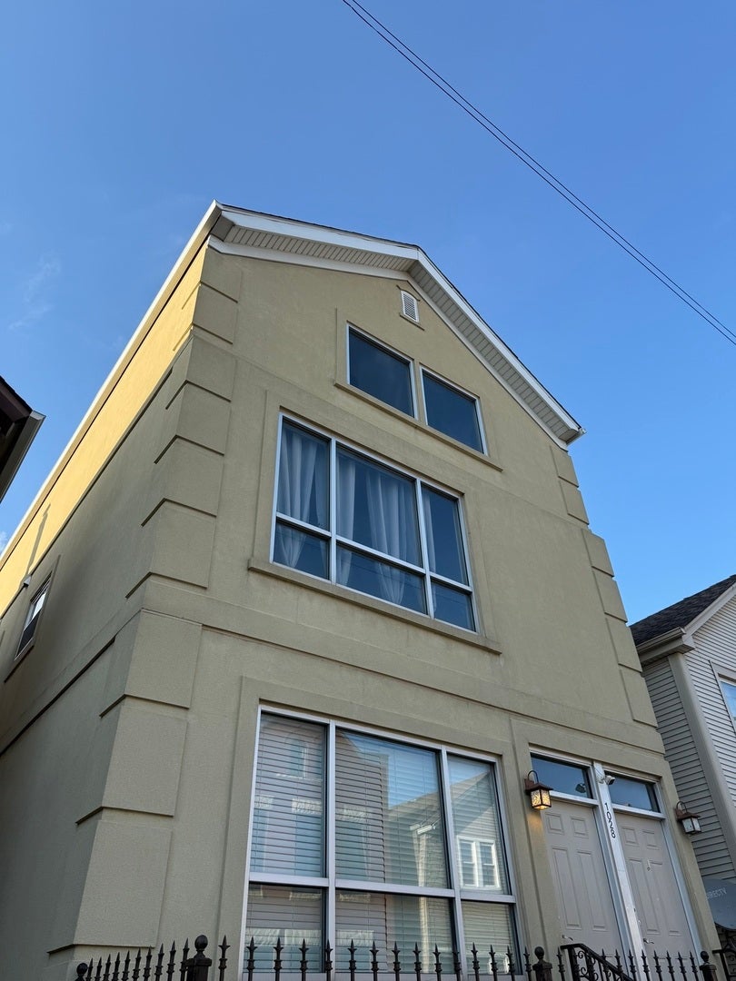 1028 W 20th Place 1 — photo