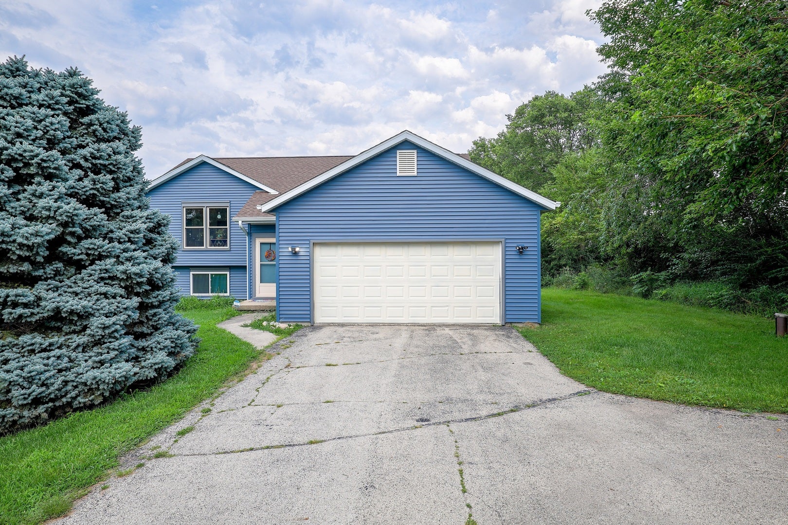 1868 Wolverine Road — photo