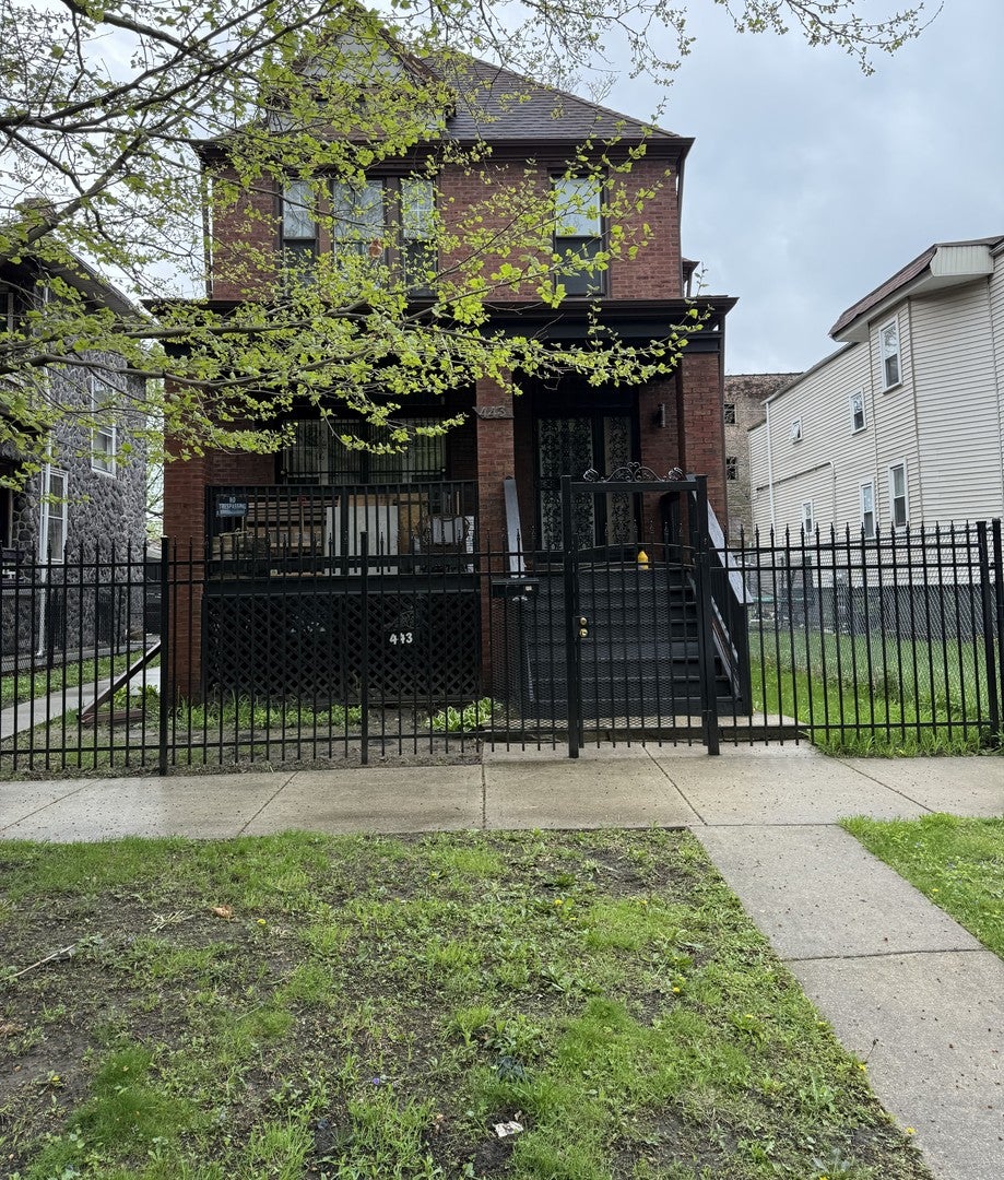 443 W 61st Place — photo