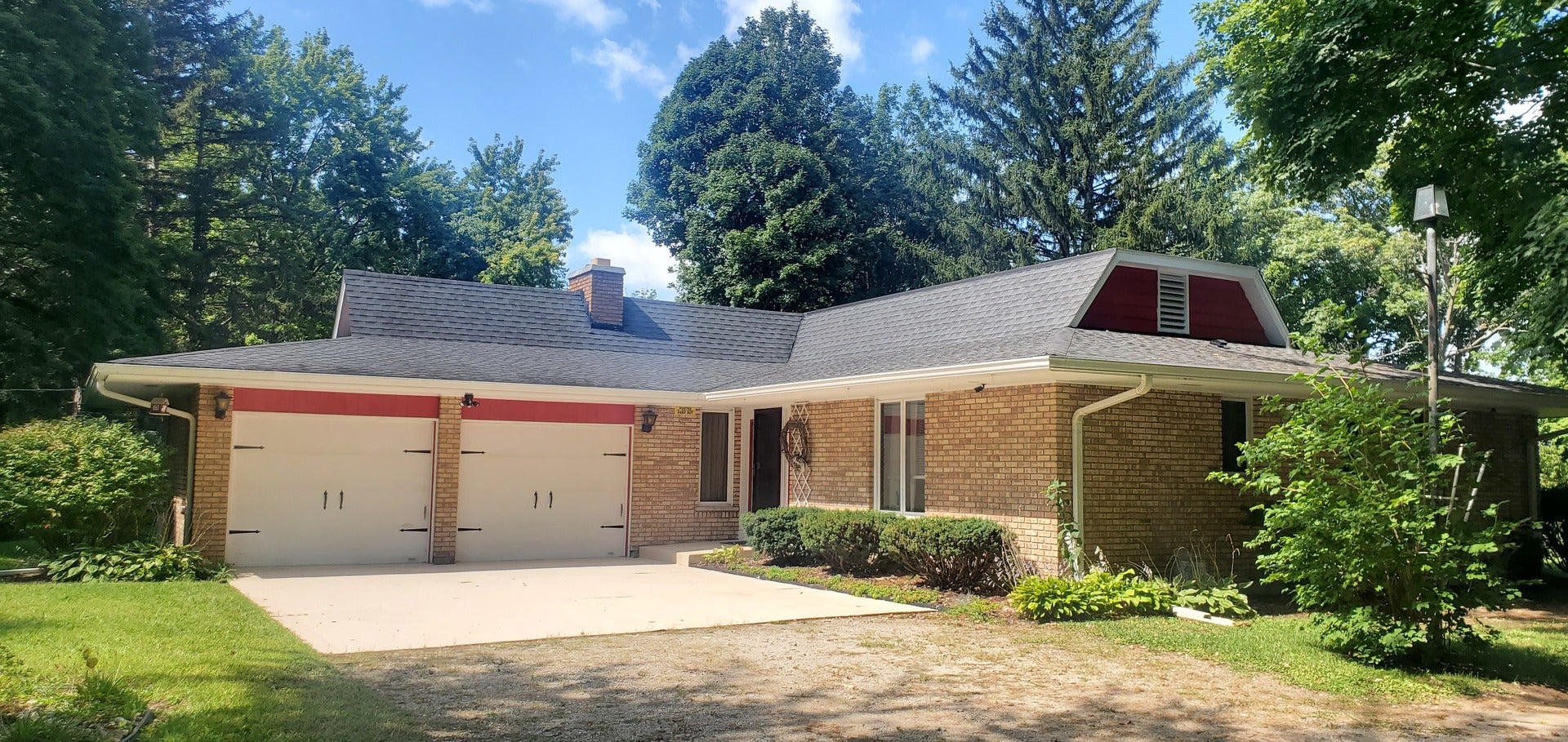 Home in Sugar Grove, IL 60554 — photo 2